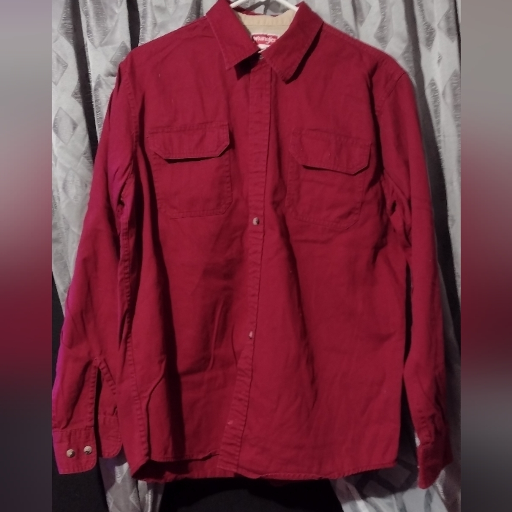 Wrangler premium quality red button down men's medium - Picture 1 of 3
